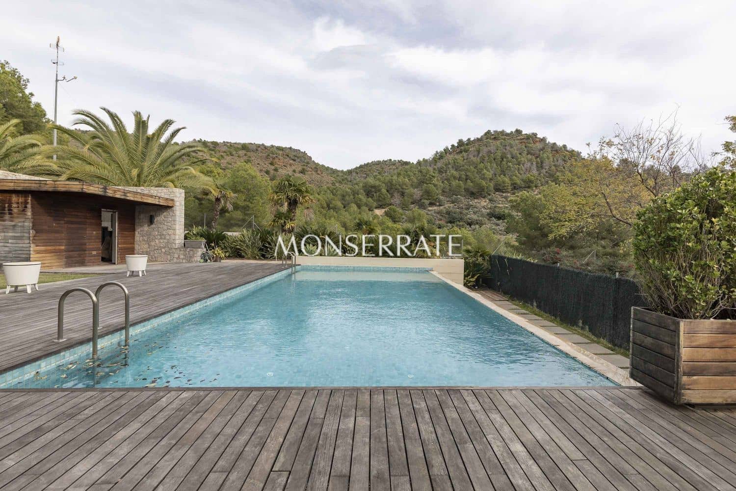 3 makuuhuone Huvila myytävänä paikassa Valencia kaupunki mukana uima-altaan 
autotalli - 2 300 000 € (Ref: 9472246)