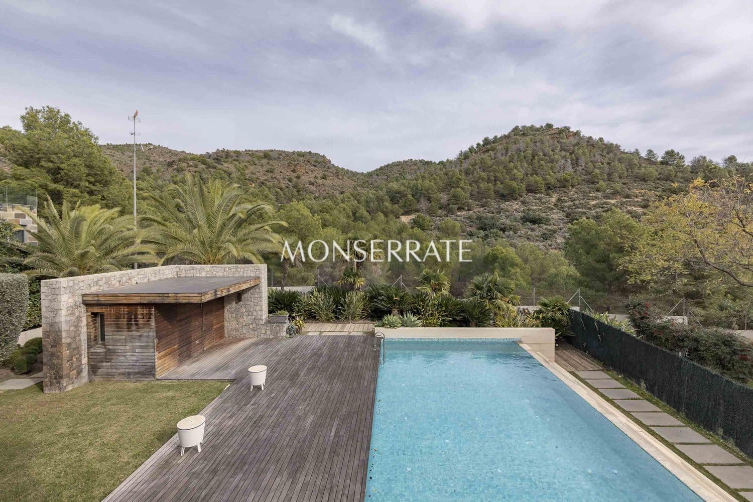 3 makuuhuone Huvila myytävänä paikassa Valencia kaupunki mukana uima-altaan 
autotalli - 2 300 000 € (Ref: 9472246)