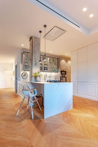 3 soveværelse Lejlighed til leje i La Roqueta, Valencia by med garage - € 3.000 (Ref: 9483823)