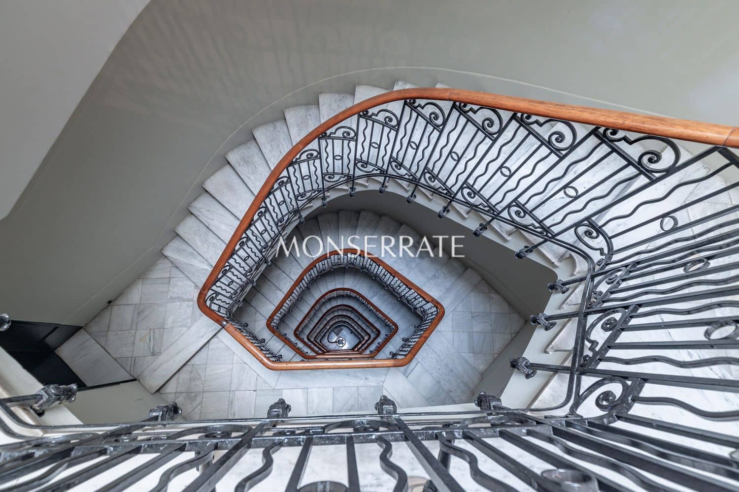 3 bedroom Apartment for rent in Valencia city with garage - € 2,100 (Ref: 9491038)