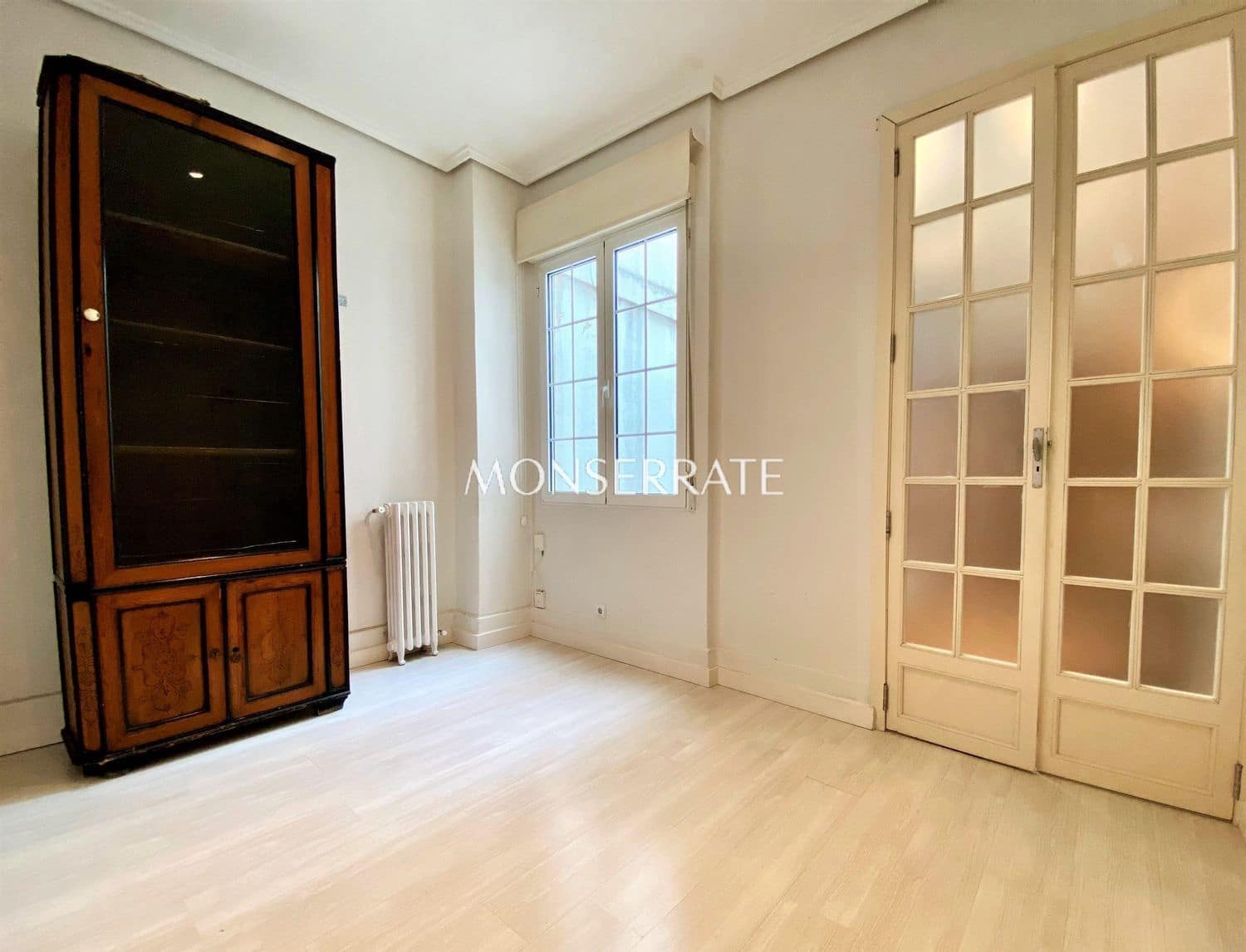 3 bedroom Apartment for rent in Valencia city with garage - € 2,100 (Ref: 9491038)