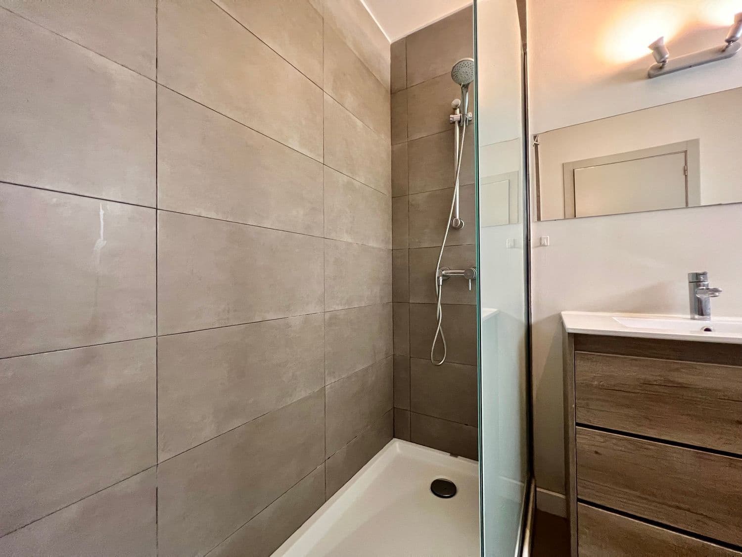 1 bedroom Apartment for rent in Valencia city with garage - € 1,500 (Ref: 9503777)