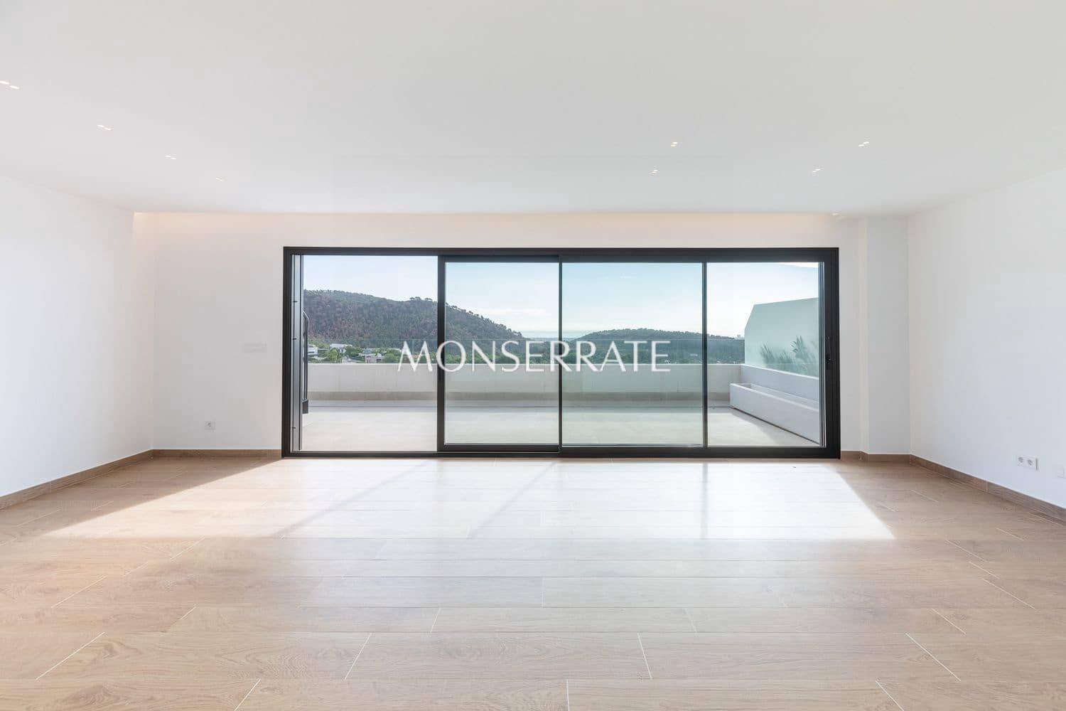 4 sypialnia Apartament na sprzedaż w Sagunto / Sagunt z basenem garażem - 1 400 000 € (Ref: 9508442)