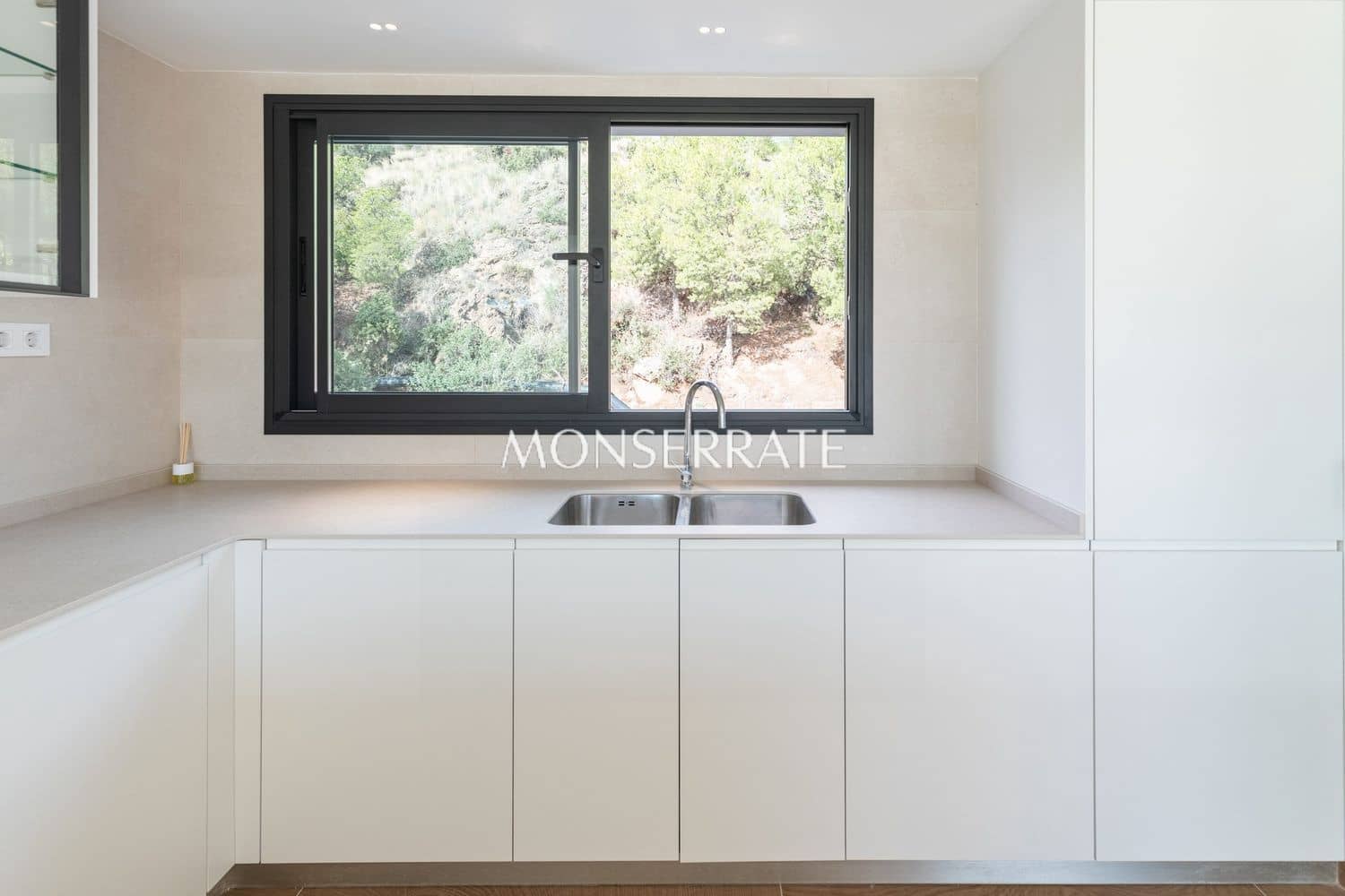 4 sypialnia Apartament na sprzedaż w Sagunto / Sagunt z basenem garażem - 1 400 000 € (Ref: 9508442)