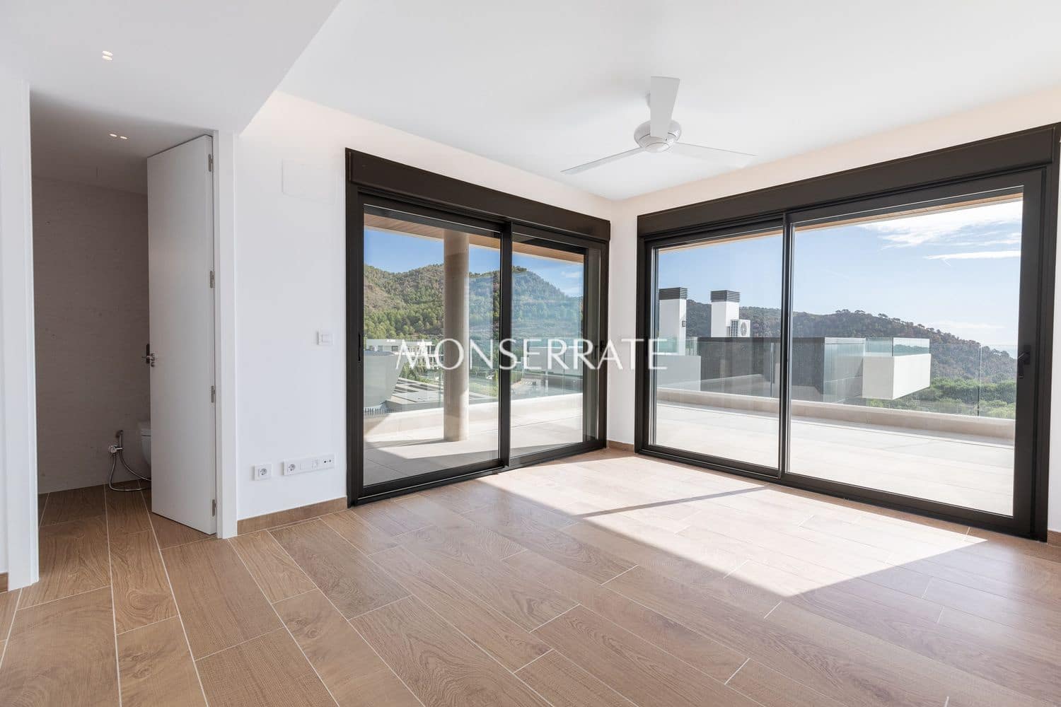 4 sypialnia Apartament na sprzedaż w Sagunto / Sagunt z basenem garażem - 1 400 000 € (Ref: 9508442)