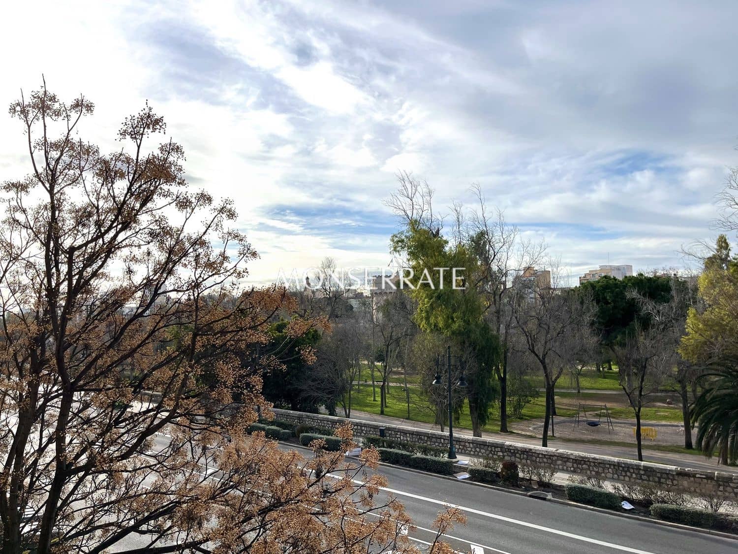 2 soveværelse Lejlighed til leje i Valencia by med garage - € 2.750 (Ref: 9564233)