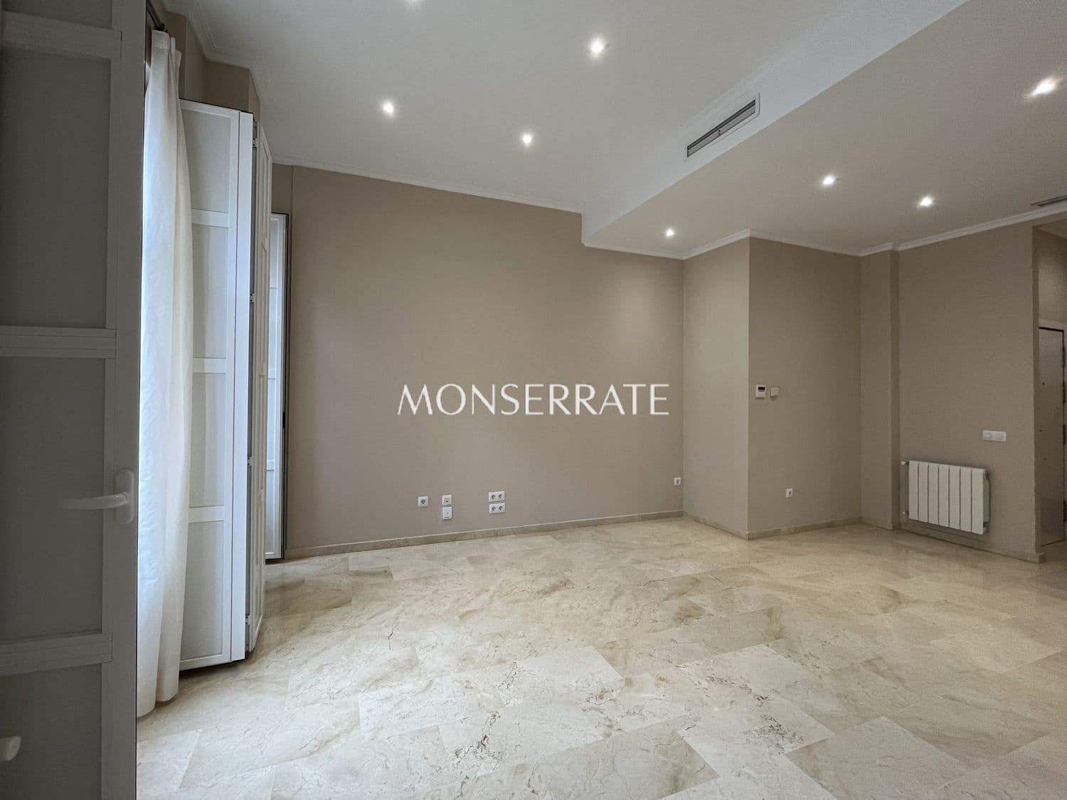 2 quarto Apartamento para arrendar em Valencia cidade com garagem - 2 000 € (Ref: 9598595)