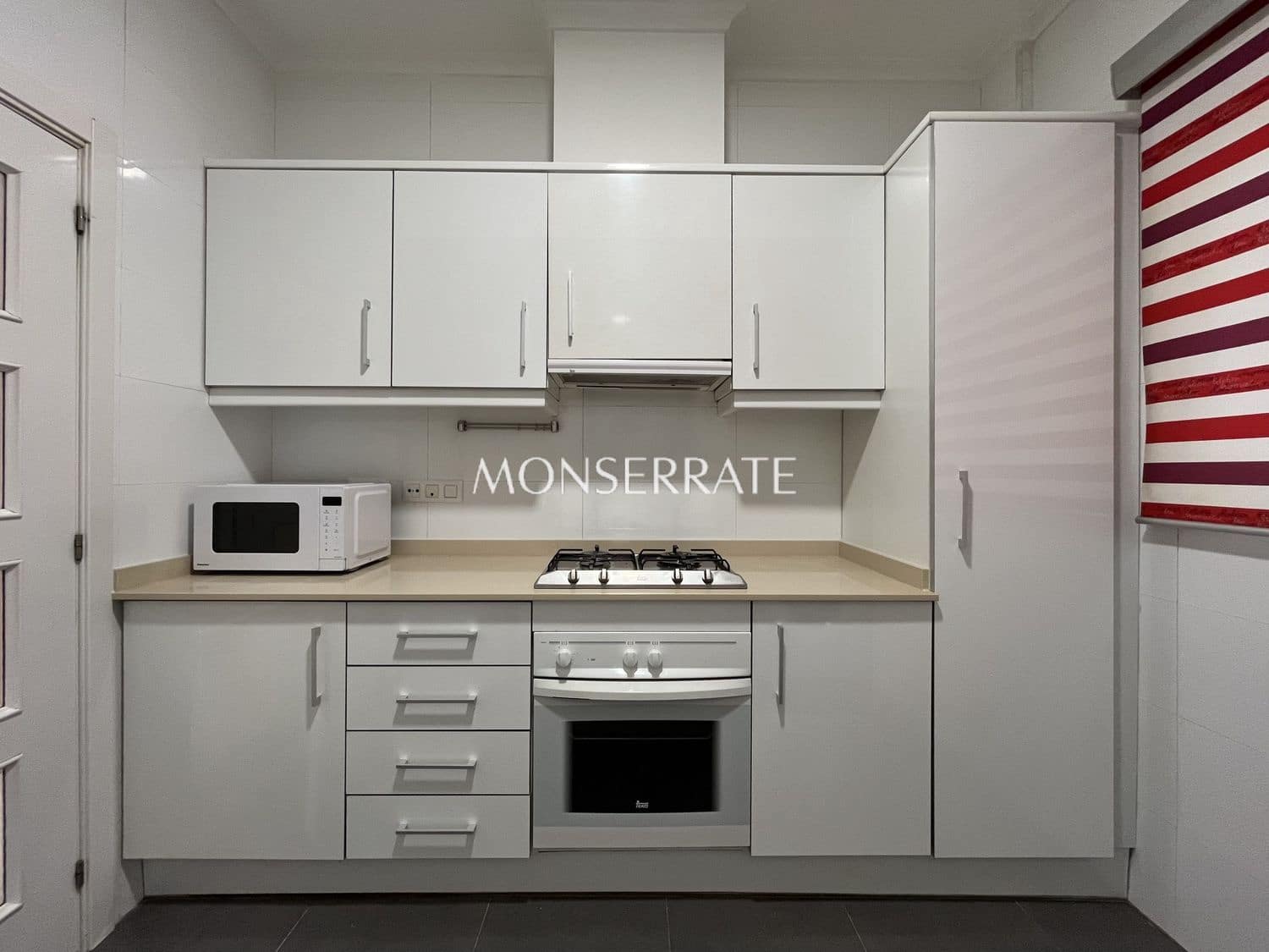 2 quarto Apartamento para arrendar em Valencia cidade com garagem - 2 000 € (Ref: 9598595)