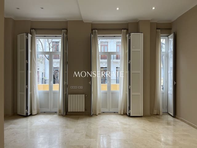 2 quarto Apartamento para arrendar em La Gran Via, Valência cidade com garagem - 2 000 € (Ref: 9598595)