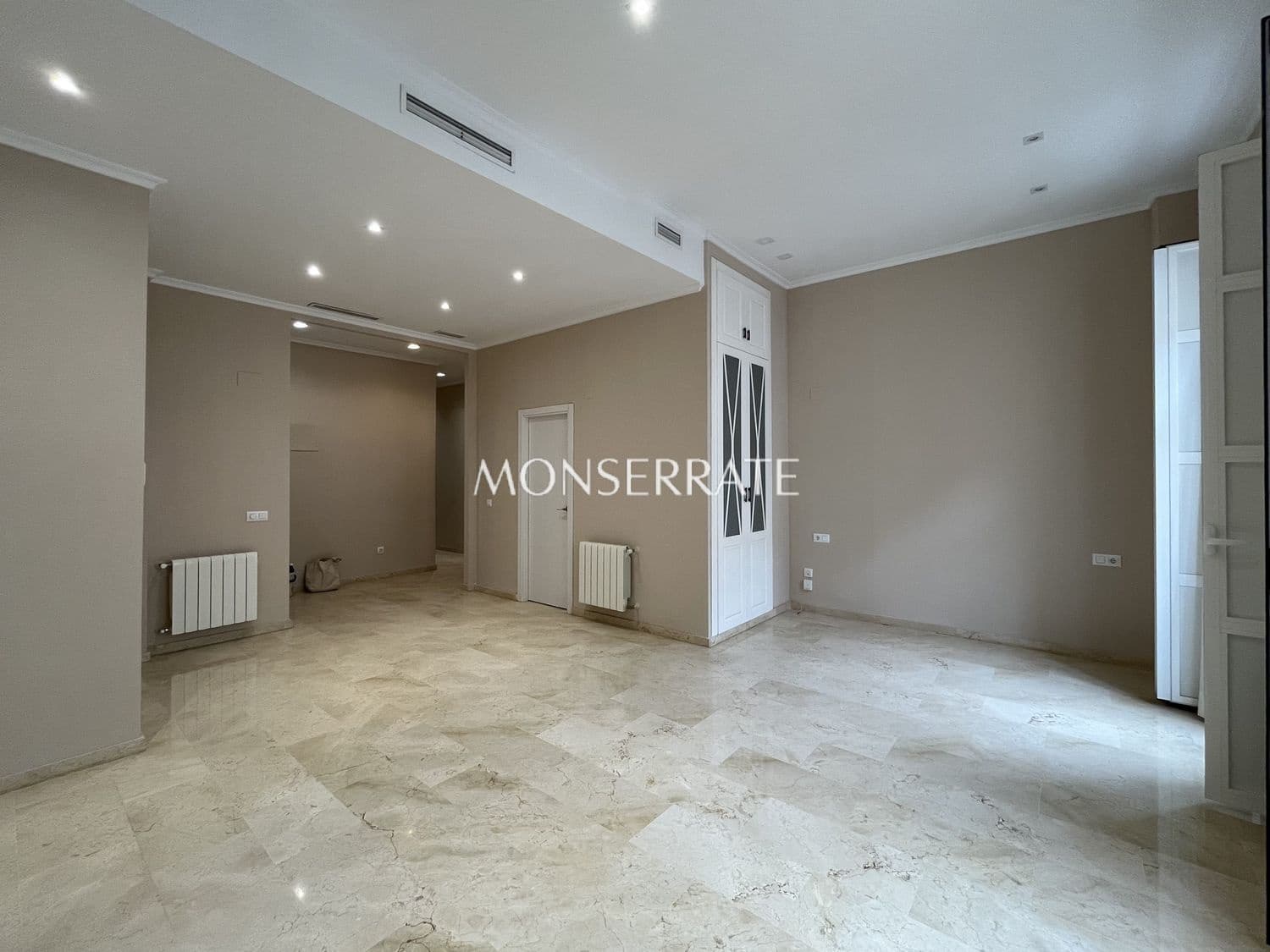 2 quarto Apartamento para arrendar em Valencia cidade com garagem - 2 000 € (Ref: 9598595)