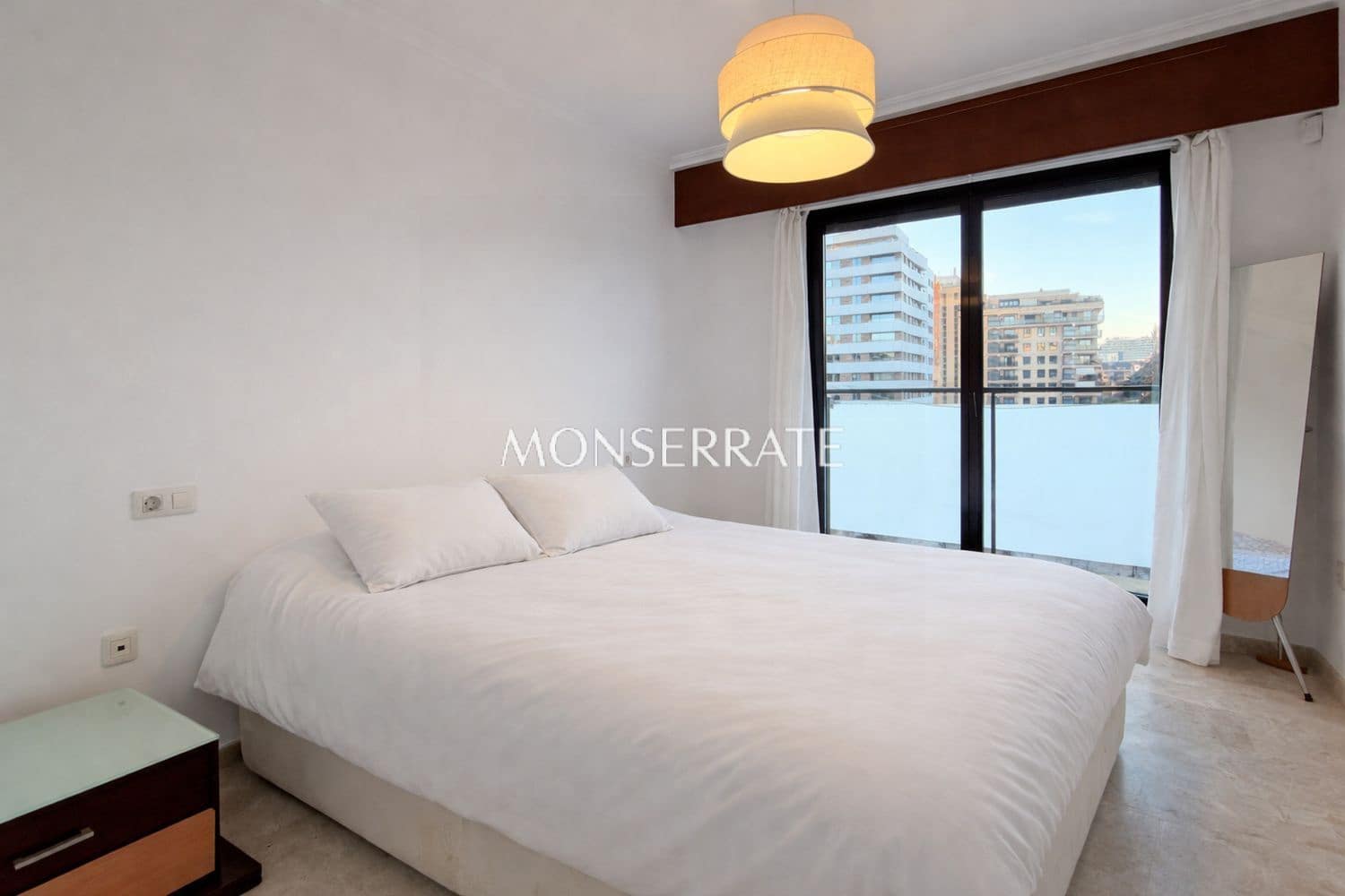 4 sovrum Lägenhet att hyra i Valencia stad med garage - 2 200 € (Ref: 9624314)