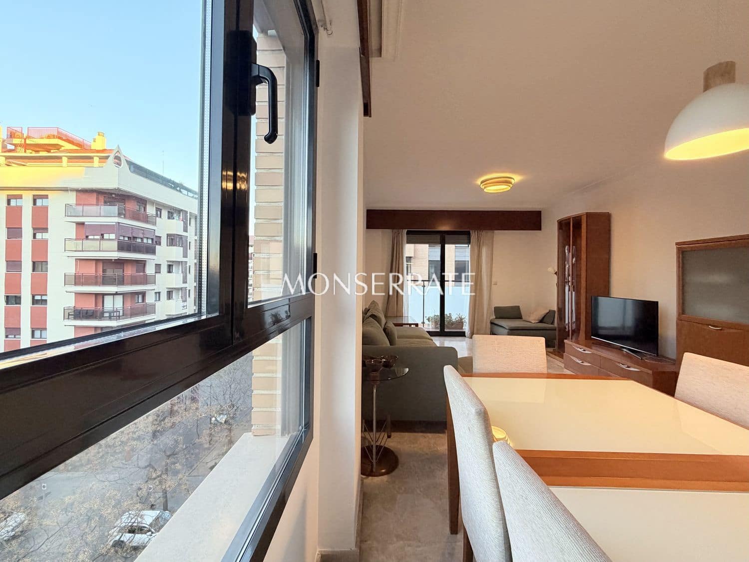 4 sovrum Lägenhet att hyra i Valencia stad med garage - 2 200 € (Ref: 9624314)