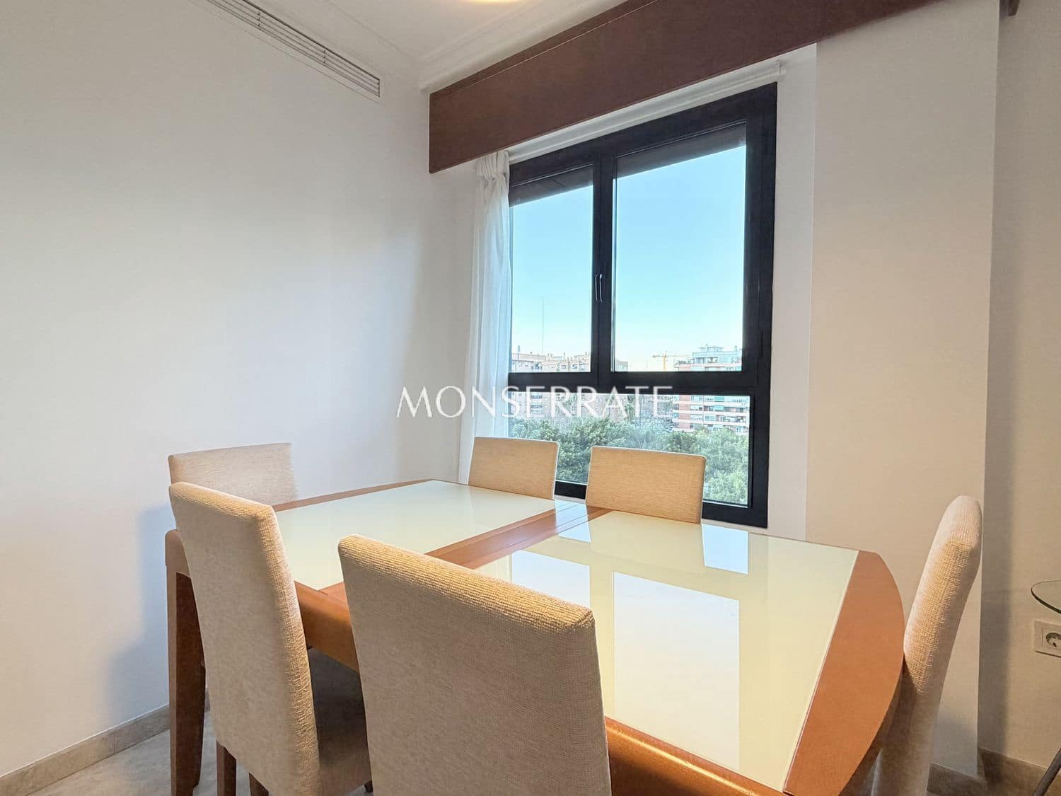 4 sovrum Lägenhet att hyra i Valencia stad med garage - 2 200 € (Ref: 9624314)