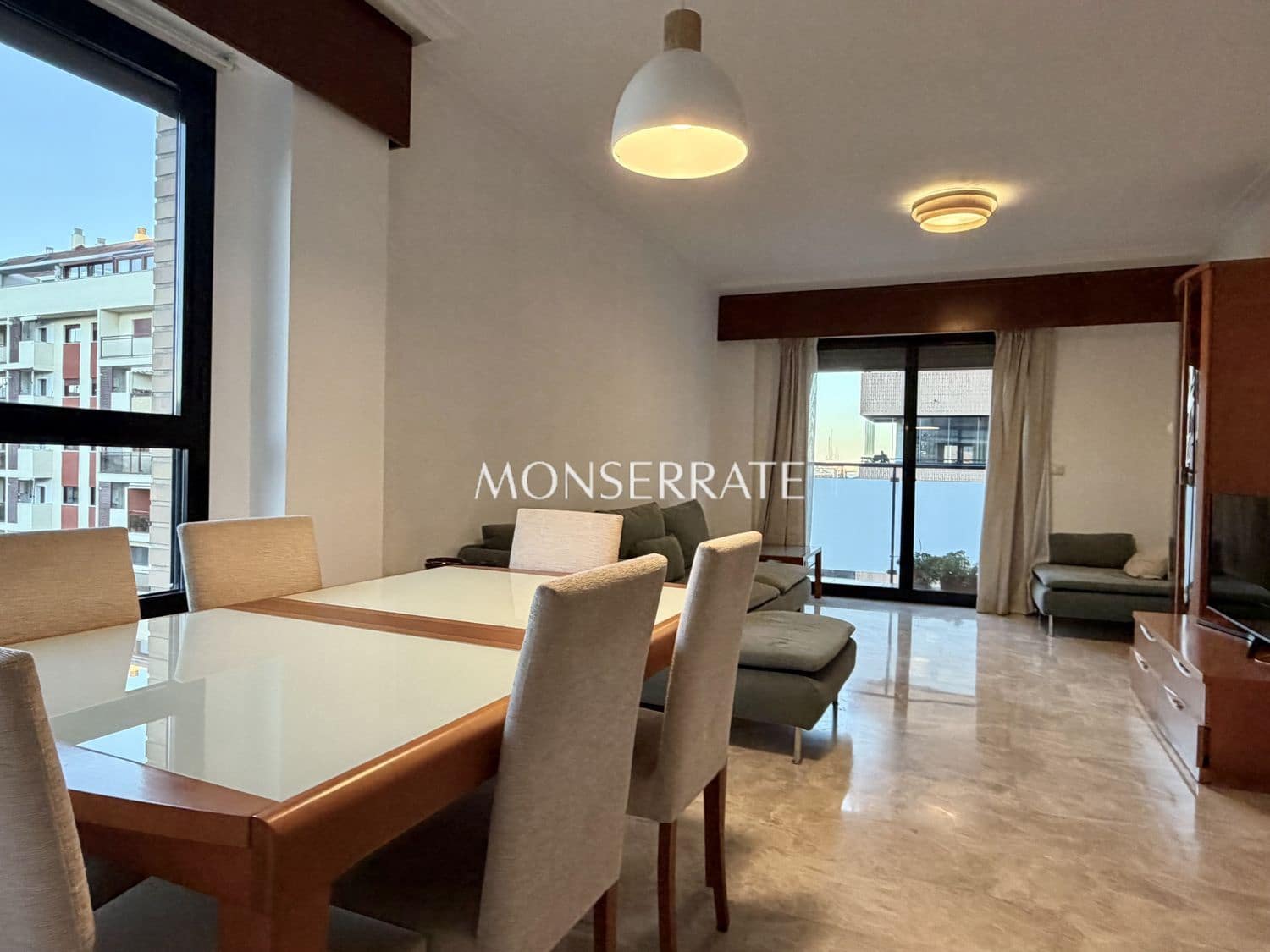 4 sovrum Lägenhet att hyra i Valencia stad med garage - 2 200 € (Ref: 9624314)