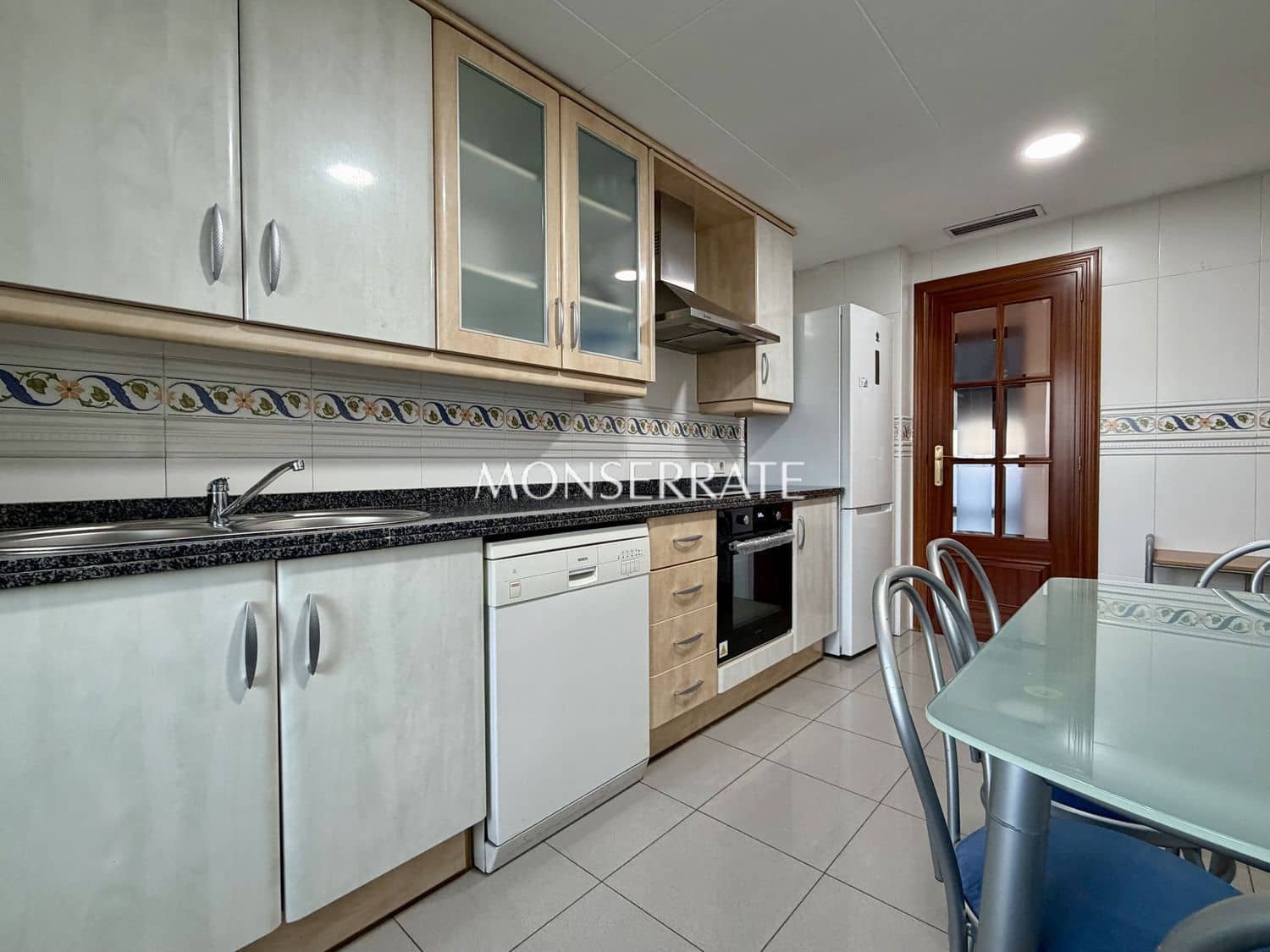 4 sovrum Lägenhet att hyra i Valencia stad med garage - 2 200 € (Ref: 9624314)