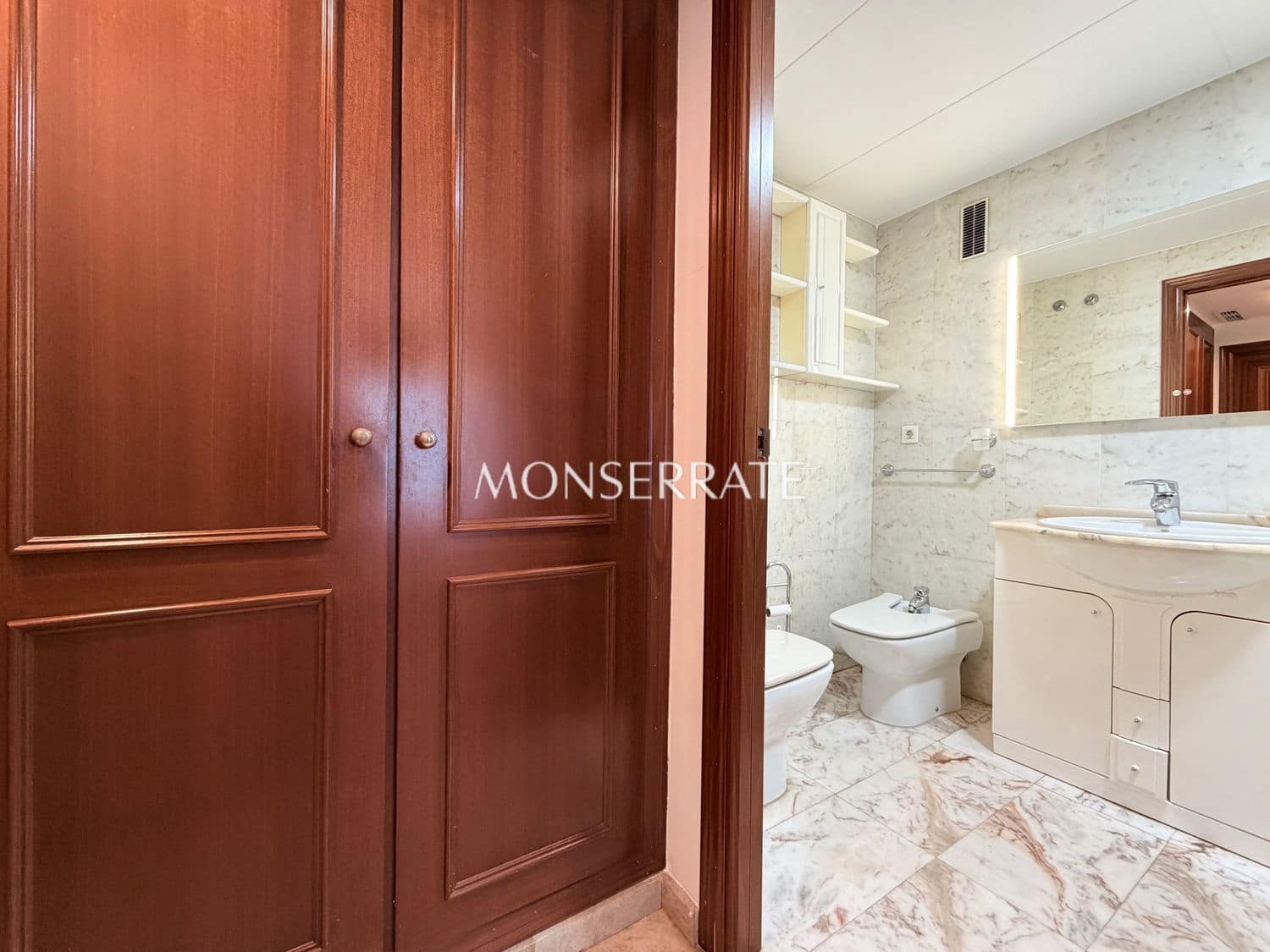 4 sovrum Lägenhet att hyra i Valencia stad med garage - 2 200 € (Ref: 9624314)