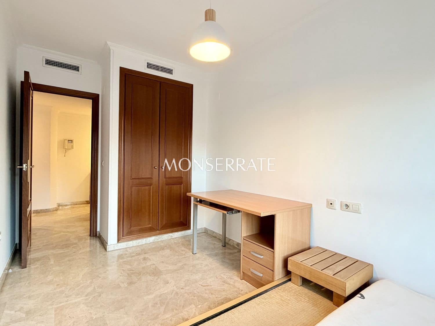 4 sovrum Lägenhet att hyra i Valencia stad med garage - 2 200 € (Ref: 9624314)