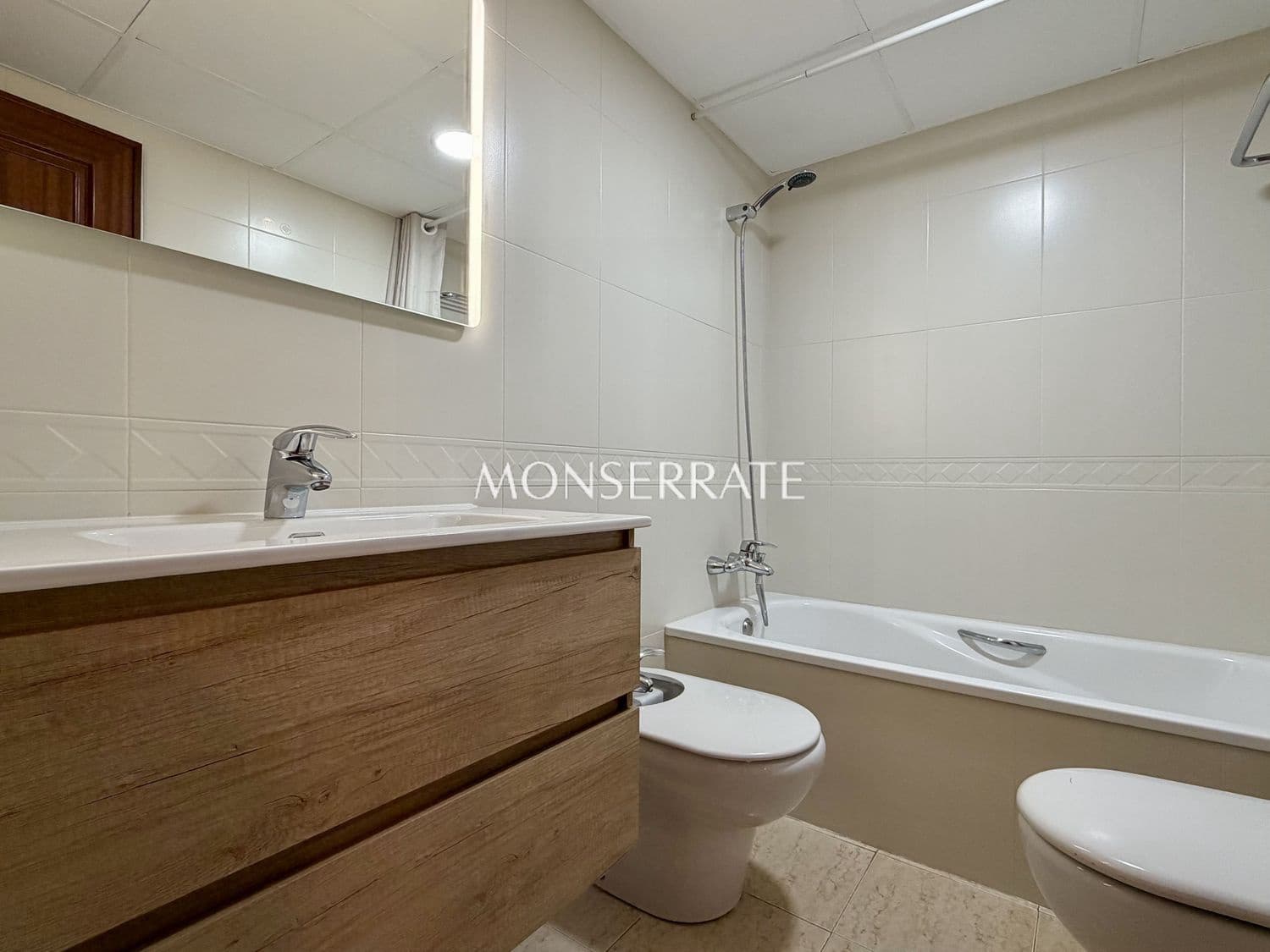 4 sovrum Lägenhet att hyra i Valencia stad med garage - 2 200 € (Ref: 9624314)