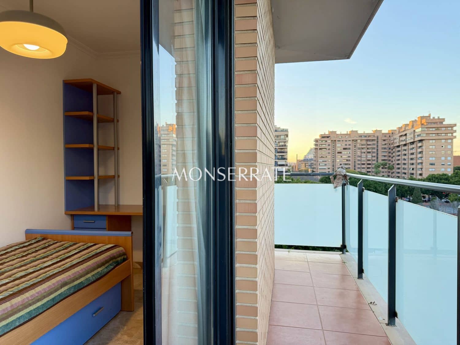 4 sovrum Lägenhet att hyra i Valencia stad med garage - 2 200 € (Ref: 9624314)