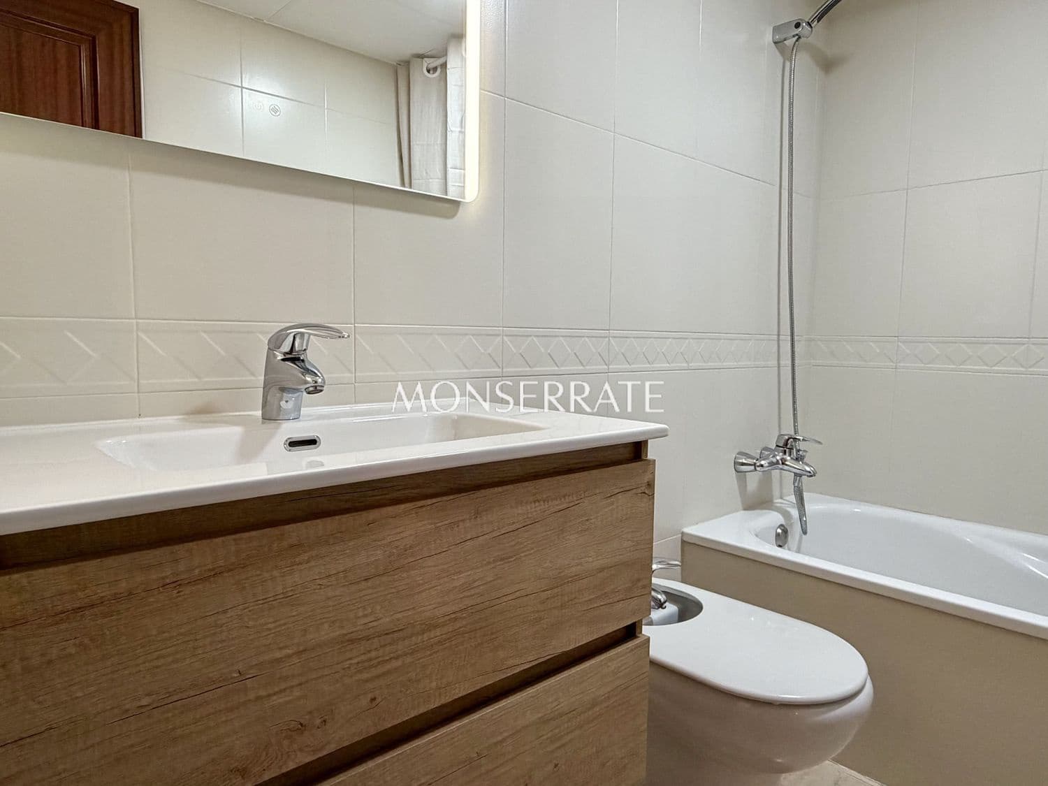 4 sovrum Lägenhet att hyra i Valencia stad med garage - 2 200 € (Ref: 9624314)