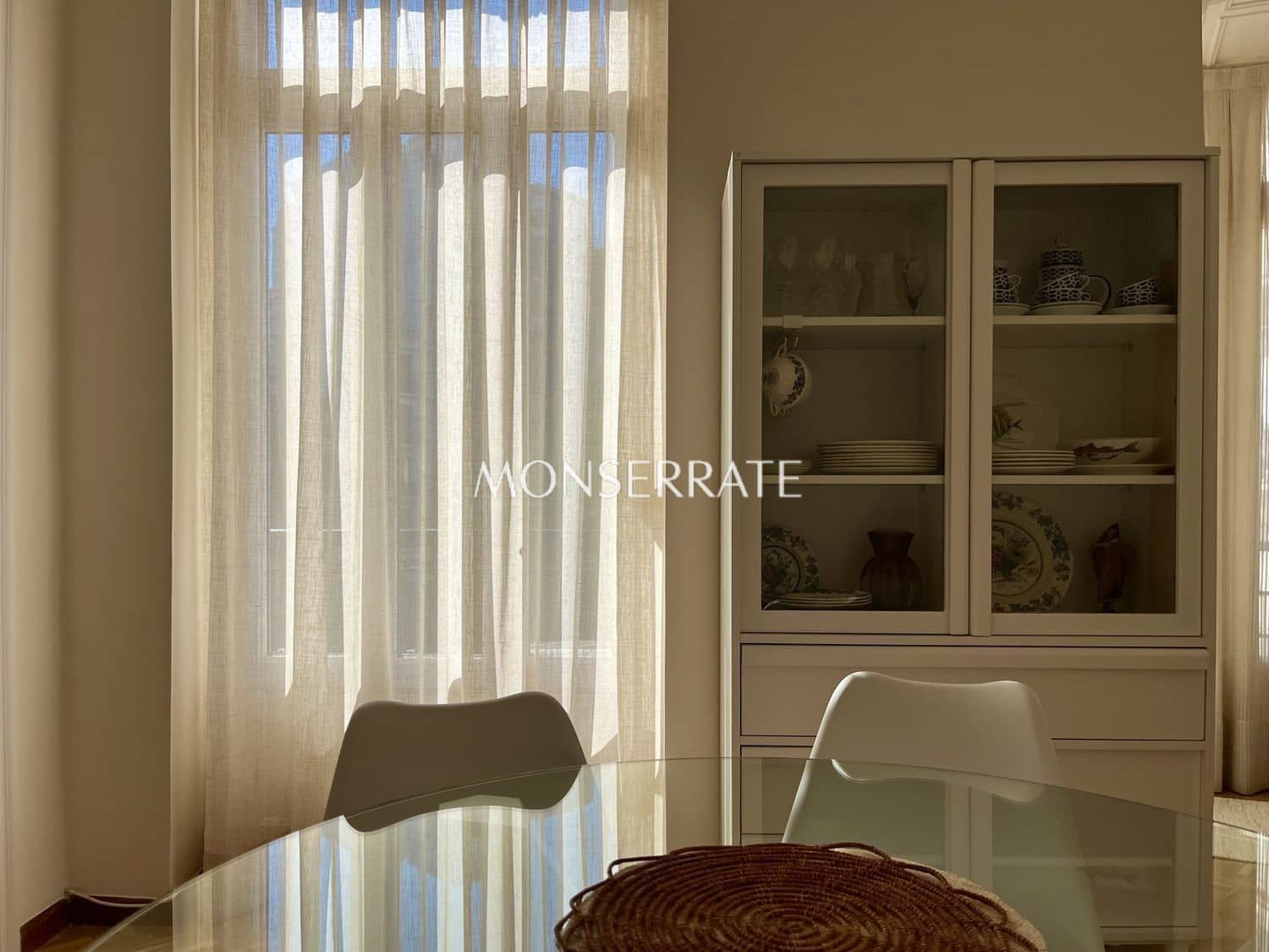 3 slaapkamer Appartement te huur in Valencia stad met garage - € 2.400 (Ref: 9627046)