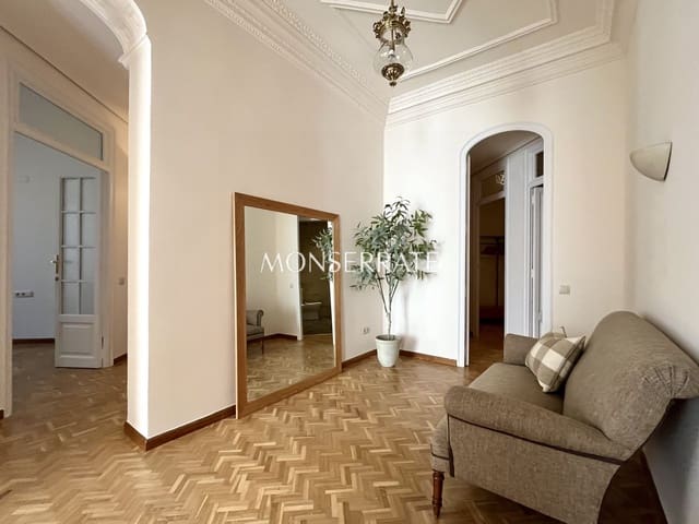 3 slaapkamer Appartement te huur in Russafa, Valencia stad met garage - € 2.400 (Ref: 9627046)