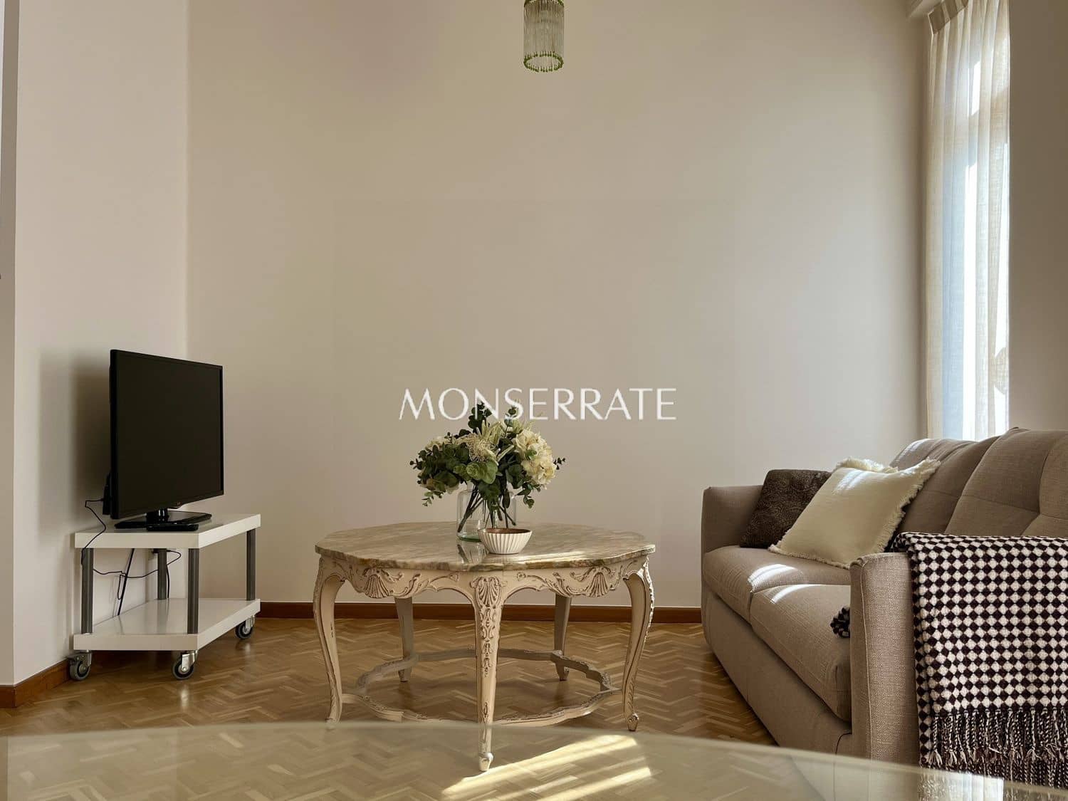 3 slaapkamer Appartement te huur in Valencia stad met garage - € 2.400 (Ref: 9627046)