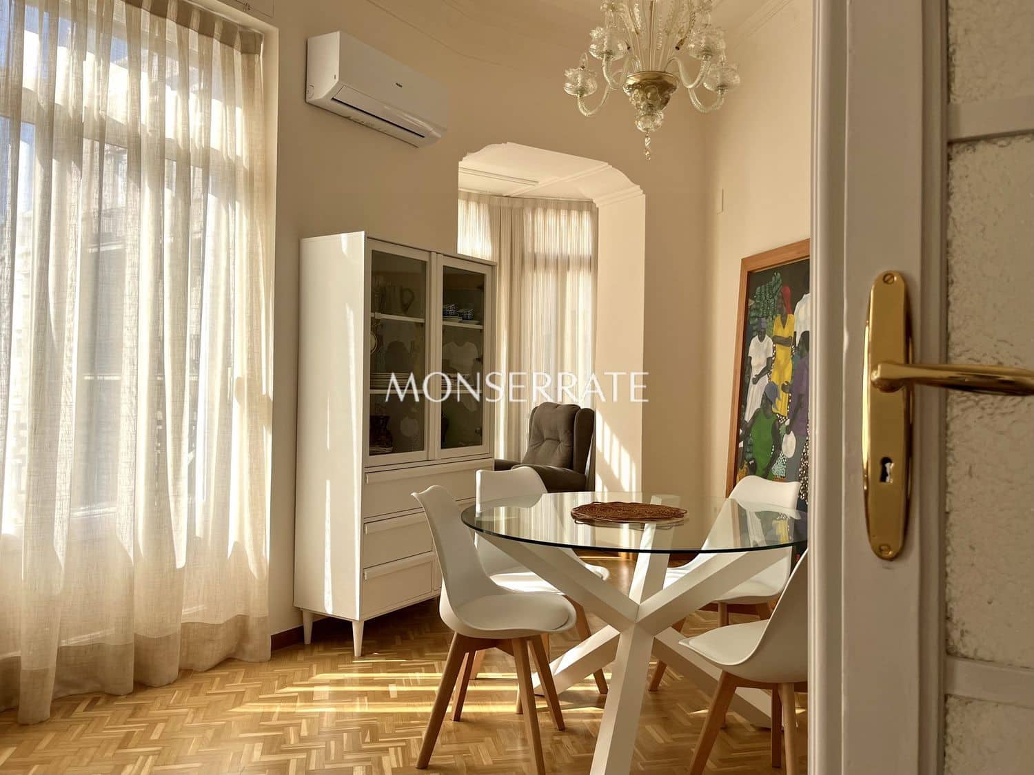 3 slaapkamer Appartement te huur in Valencia stad met garage - € 2.400 (Ref: 9627046)