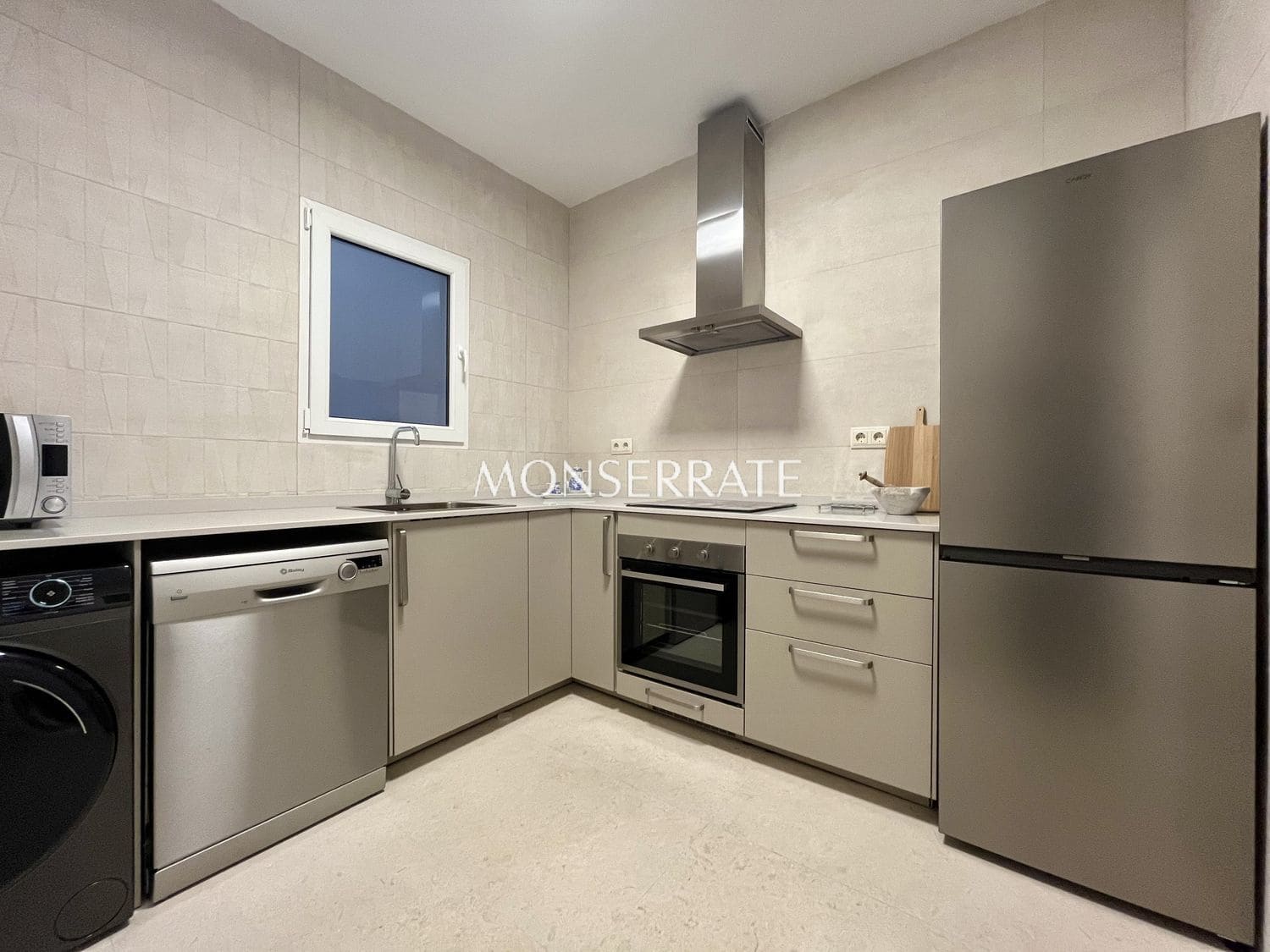 3 slaapkamer Appartement te huur in Valencia stad met garage - € 2.400 (Ref: 9627046)