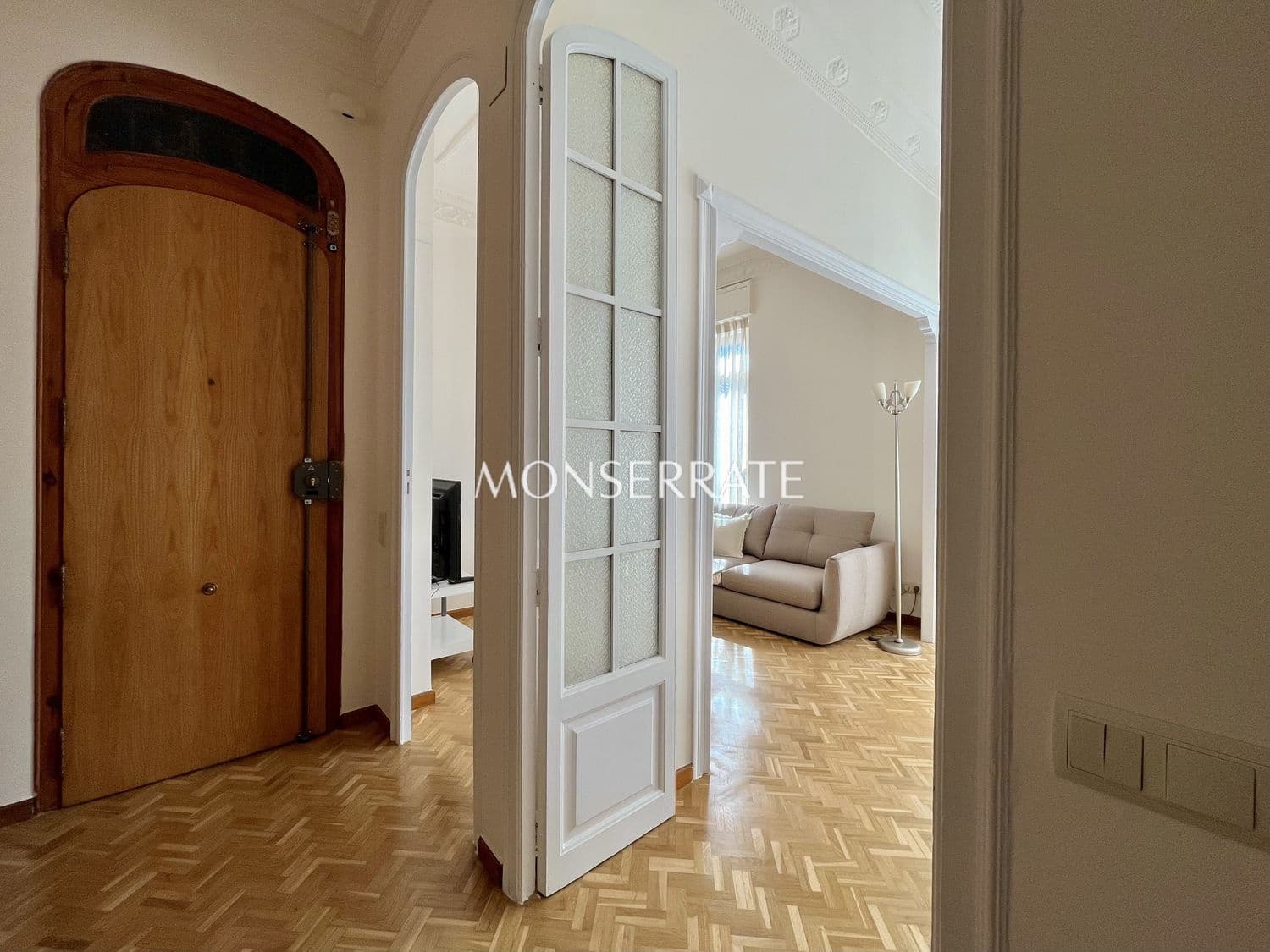 3 slaapkamer Appartement te huur in Valencia stad met garage - € 2.400 (Ref: 9627046)