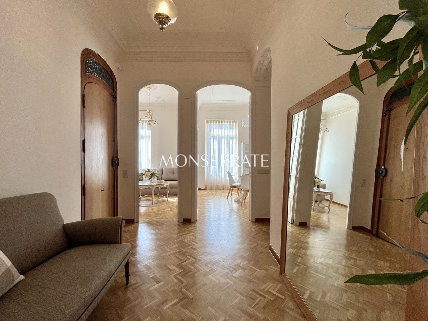 3 slaapkamer Appartement te huur in Valencia stad met garage - € 2.400 (Ref: 9627046)