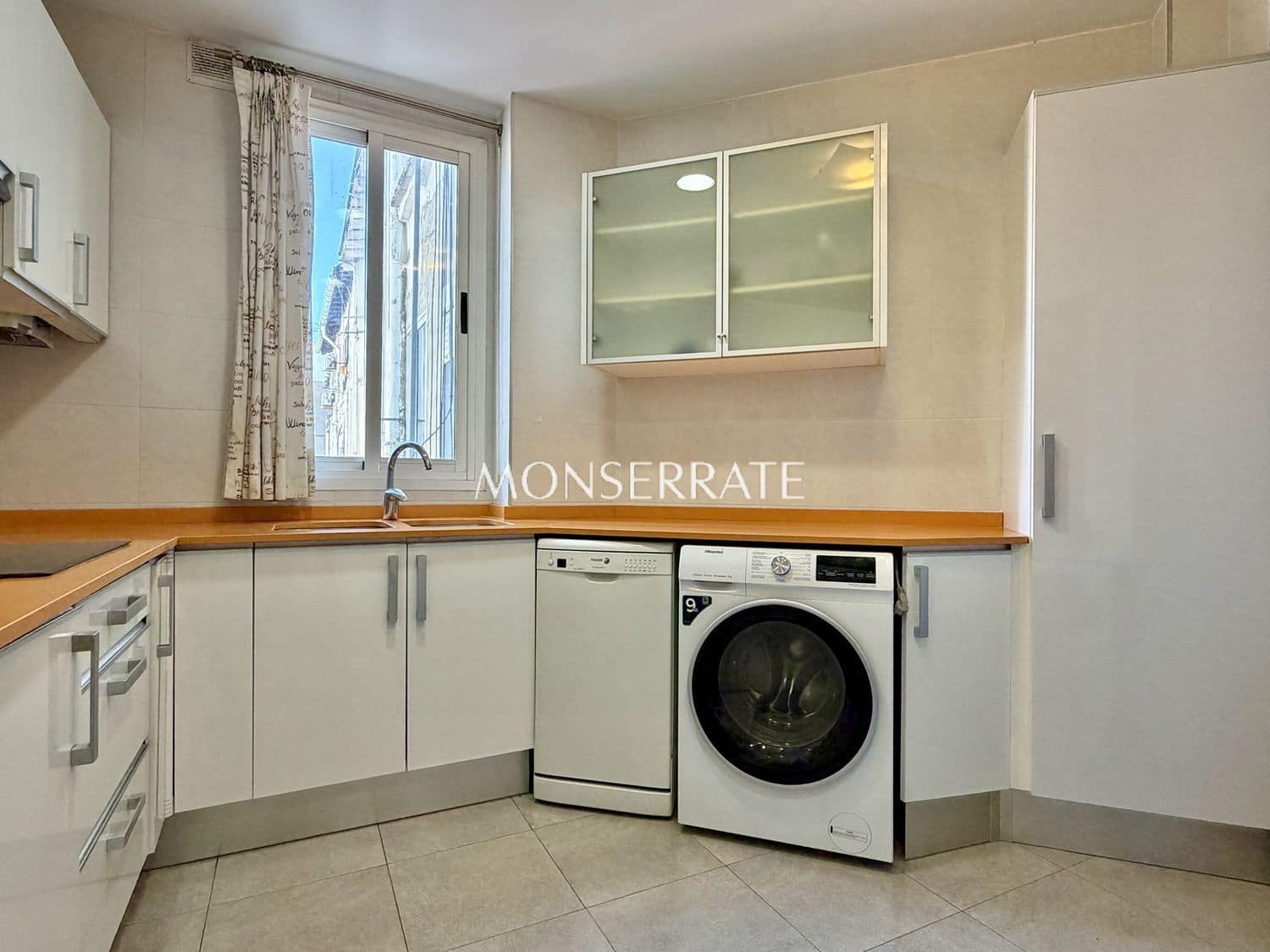 4 makuuhuone Huoneisto myytävänä paikassa Valencia kaupunki mukana 
autotalli - 680 000 € (Ref: 9627047)