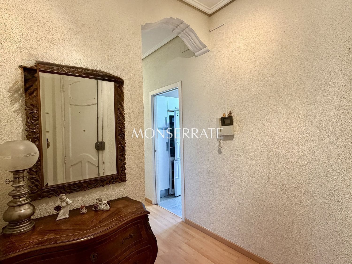 4 makuuhuone Huoneisto myytävänä paikassa Valencia kaupunki mukana 
autotalli - 680 000 € (Ref: 9627047)