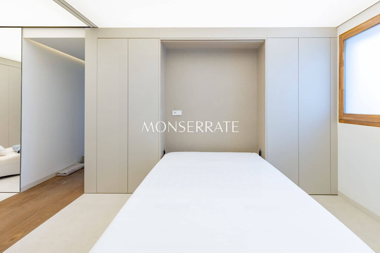 3 sovrum Lägenhet att hyra i Valencia stad med garage - 5 000 € (Ref: 9636202)