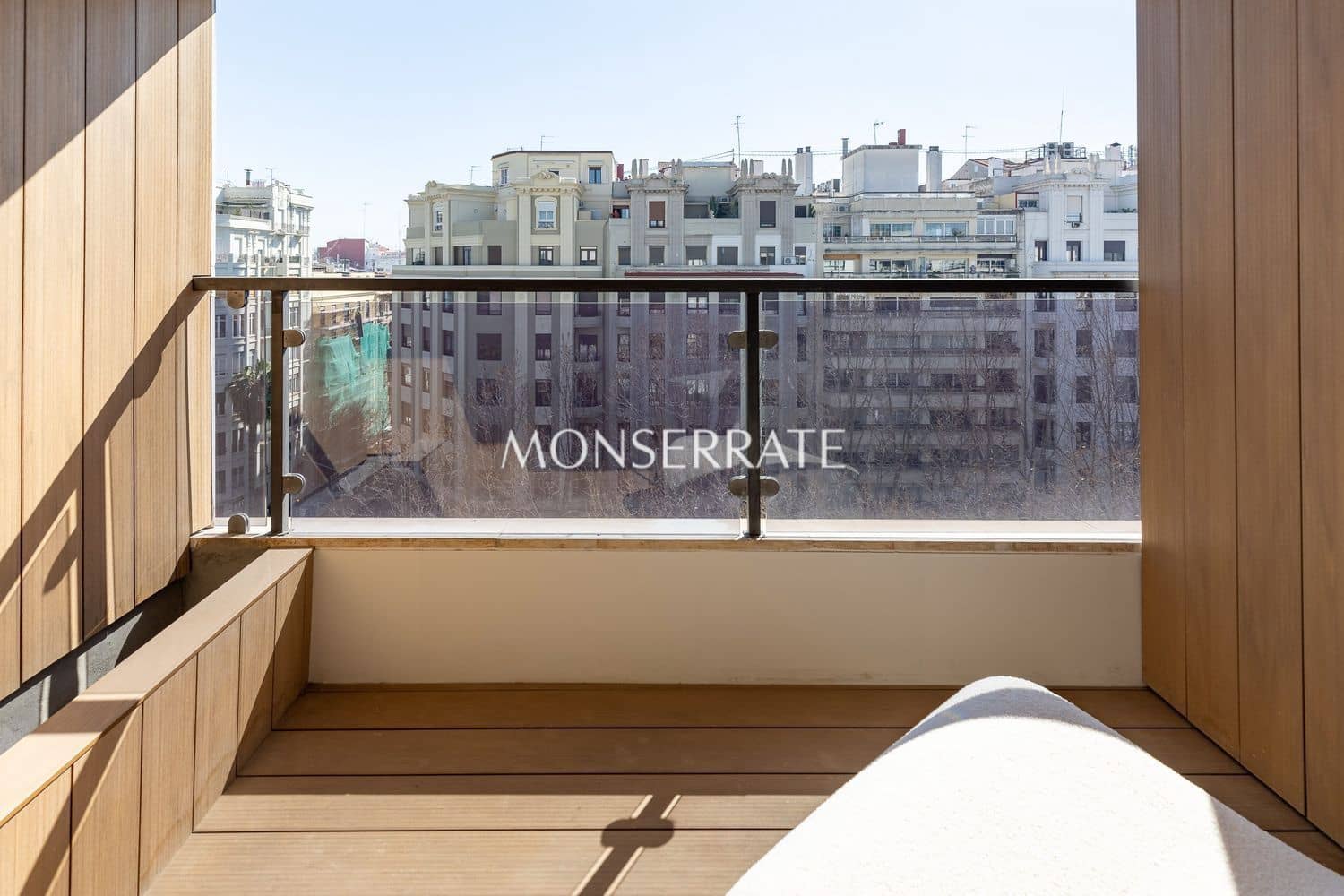 3 sovrum Lägenhet att hyra i Valencia stad med garage - 5 000 € (Ref: 9636202)