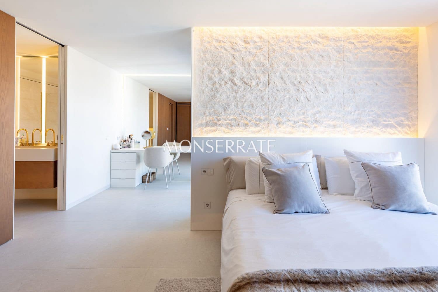 3 sovrum Lägenhet att hyra i Valencia stad med garage - 5 000 € (Ref: 9636202)