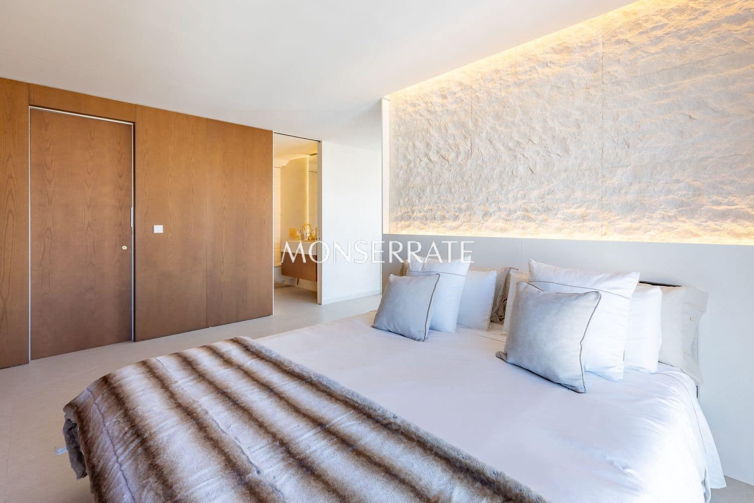 3 sovrum Lägenhet att hyra i Valencia stad med garage - 5 000 € (Ref: 9636202)