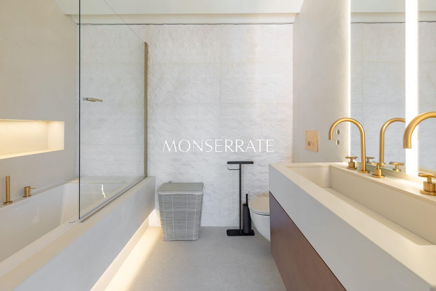 3 sovrum Lägenhet att hyra i Valencia stad med garage - 5 000 € (Ref: 9636202)