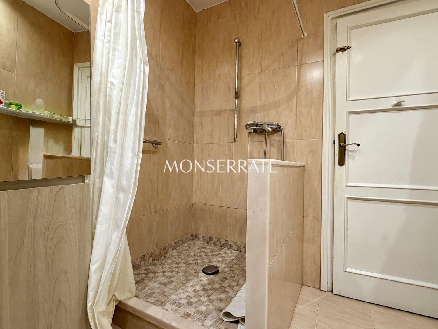 4 makuuhuone Huoneisto myytävänä paikassa Valencia kaupunki mukana 
autotalli - 600 000 € (Ref: 9638940)