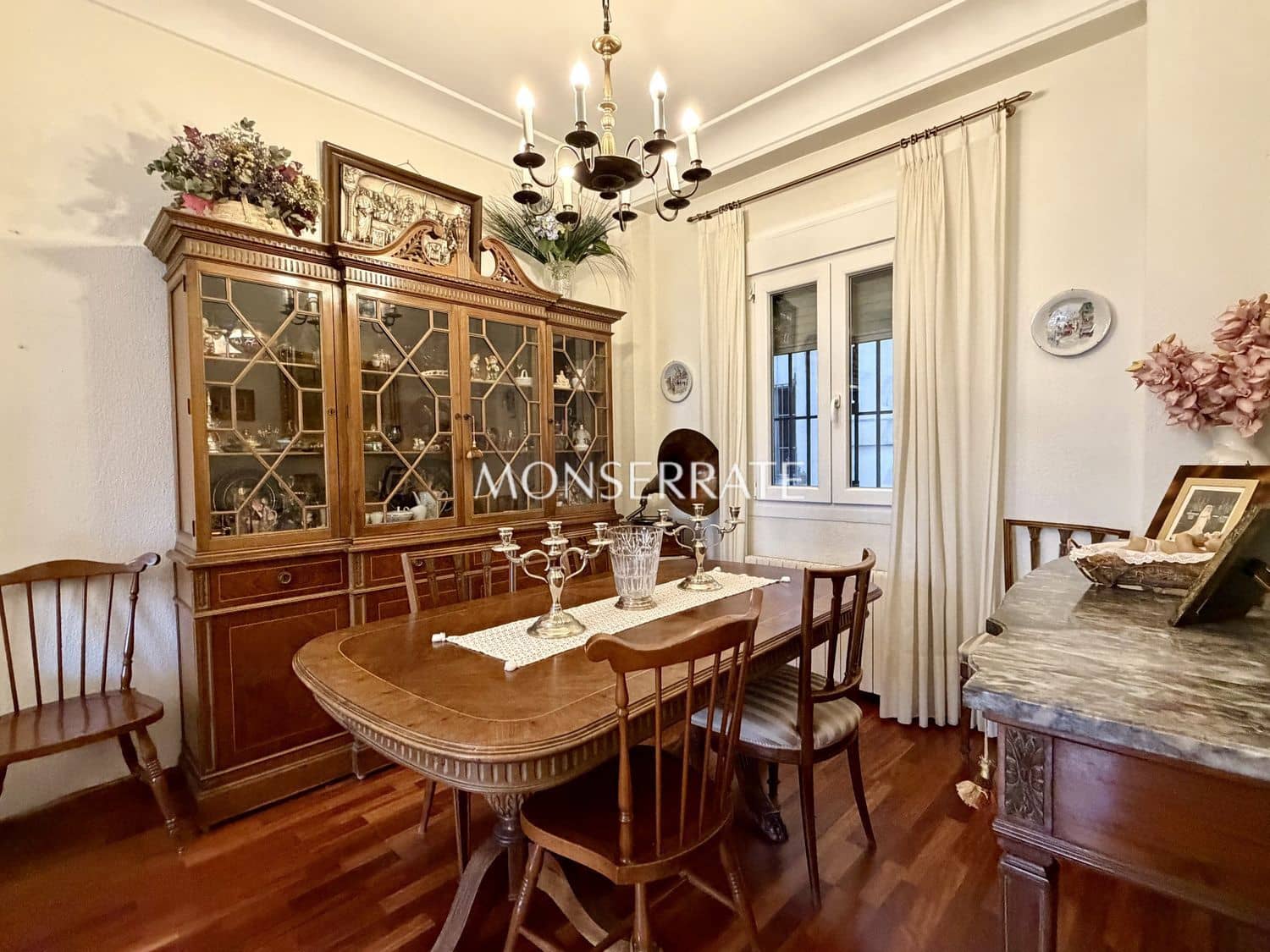 4 makuuhuone Huoneisto myytävänä paikassa Valencia kaupunki mukana 
autotalli - 600 000 € (Ref: 9638940)