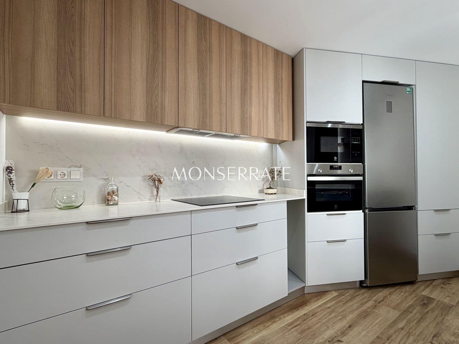 4 sovrum Lägenhet att hyra i Valencia stad med garage - 2 000 € (Ref: 9700317)