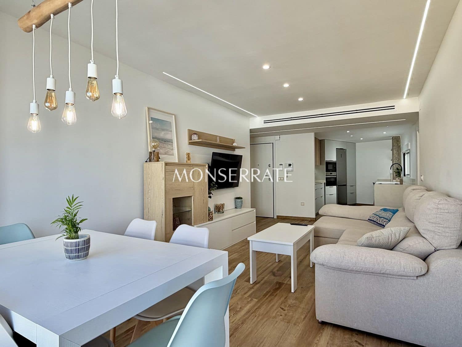 4 sovrum Lägenhet att hyra i Valencia stad med garage - 2 000 € (Ref: 9700317)