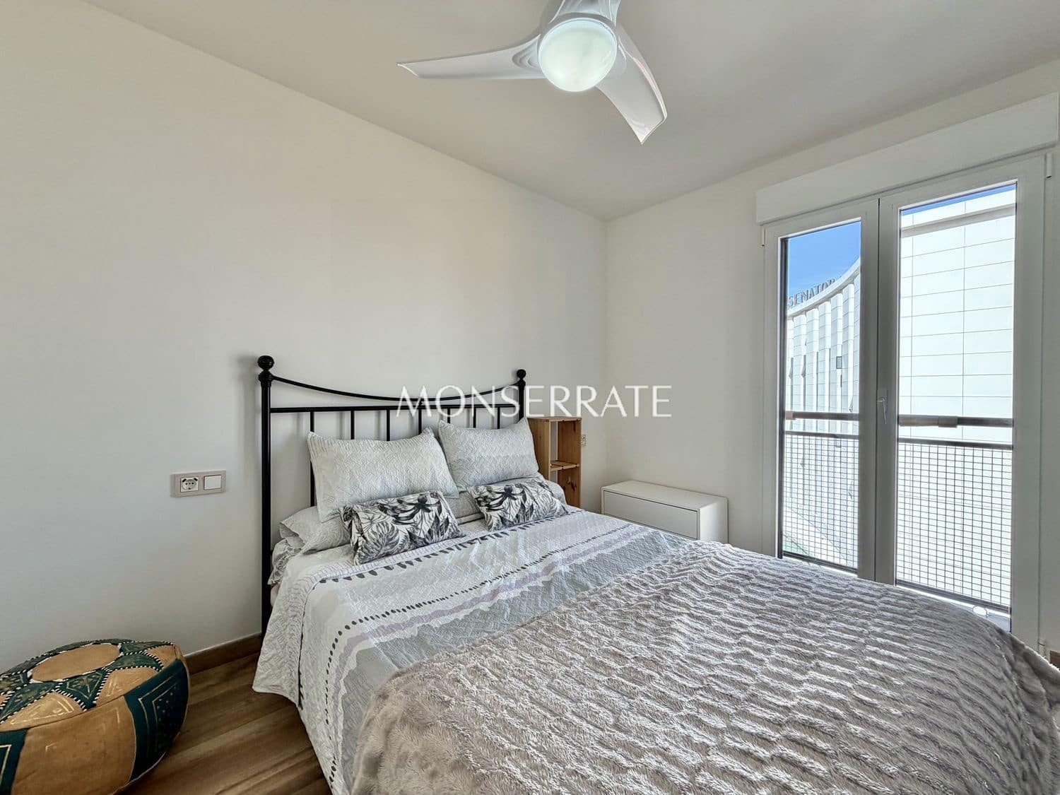 4 sovrum Lägenhet att hyra i Valencia stad med garage - 2 000 € (Ref: 9700317)