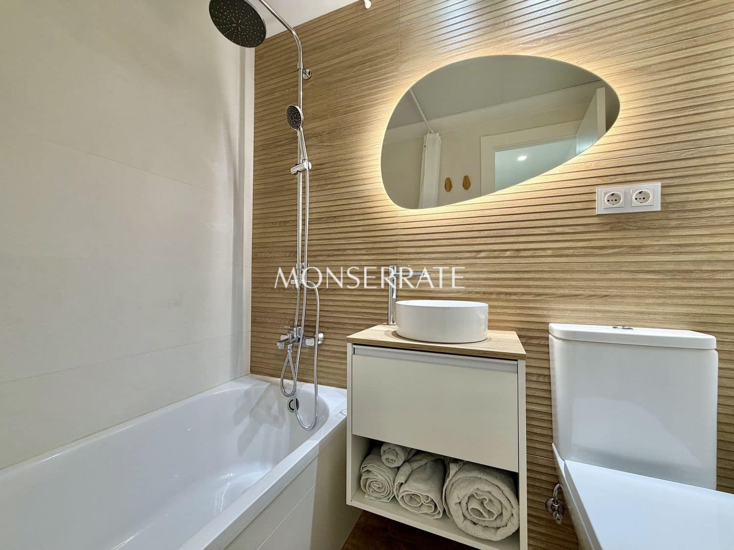 4 sovrum Lägenhet att hyra i Valencia stad med garage - 2 000 € (Ref: 9700317)