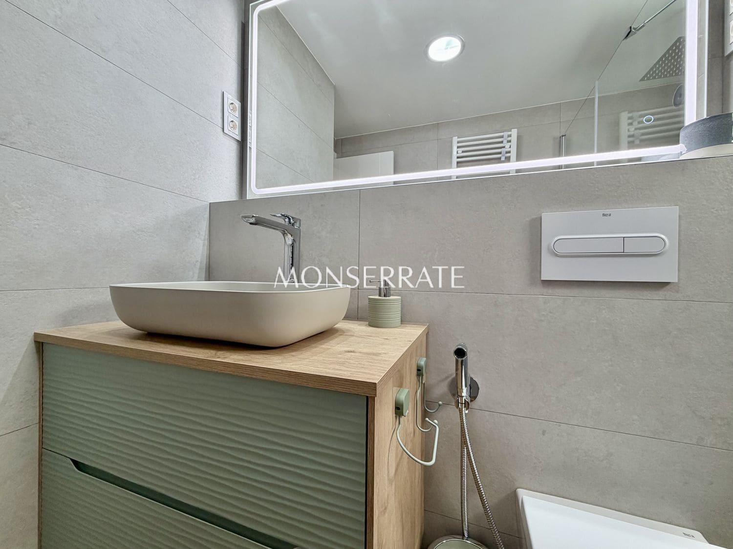 4 sovrum Lägenhet att hyra i Valencia stad med garage - 2 000 € (Ref: 9700317)