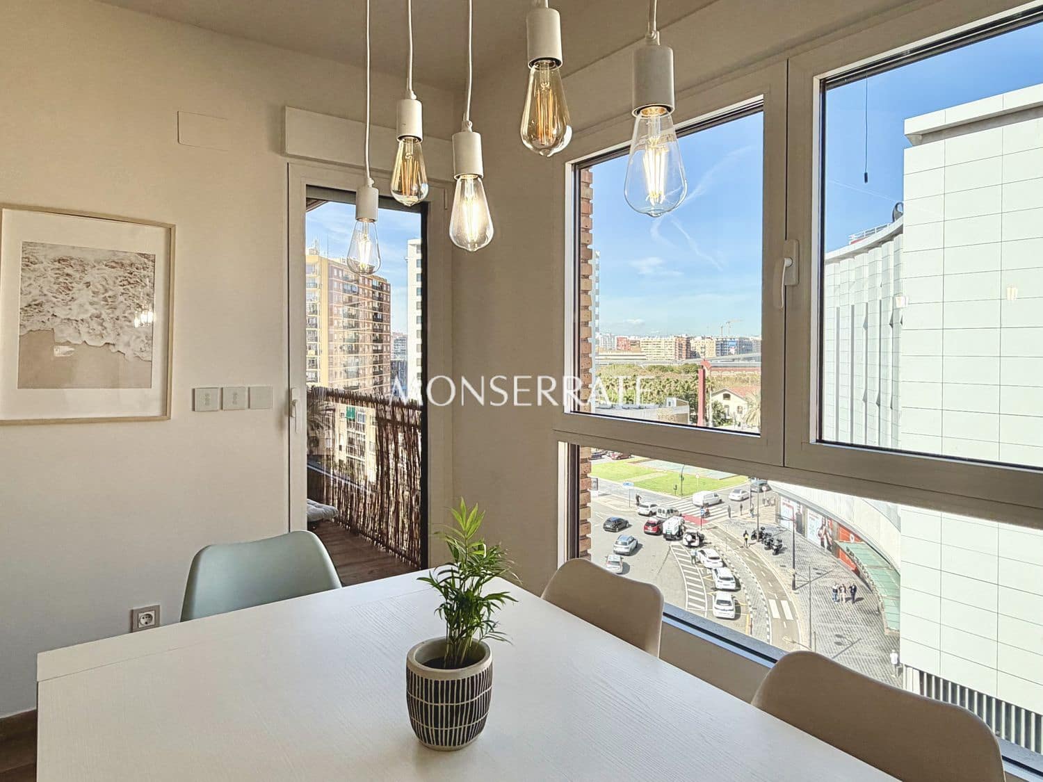 4 sovrum Lägenhet att hyra i Valencia stad med garage - 2 000 € (Ref: 9700317)