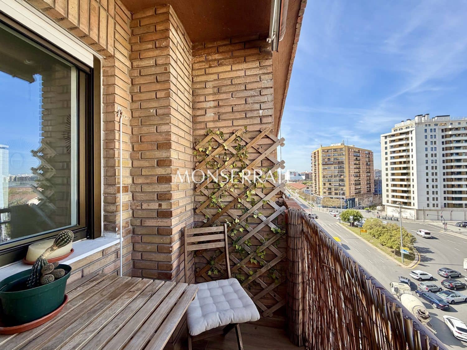 4 sovrum Lägenhet att hyra i Valencia stad med garage - 2 000 € (Ref: 9700317)