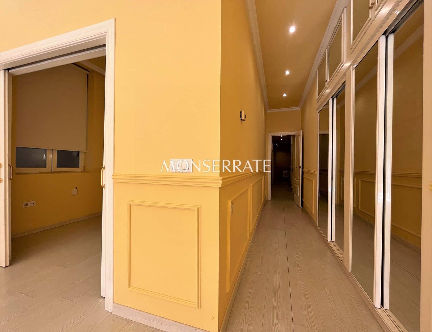 2 bedroom Apartment for rent in Valencia city with garage - € 2,000 (Ref: 9741527)