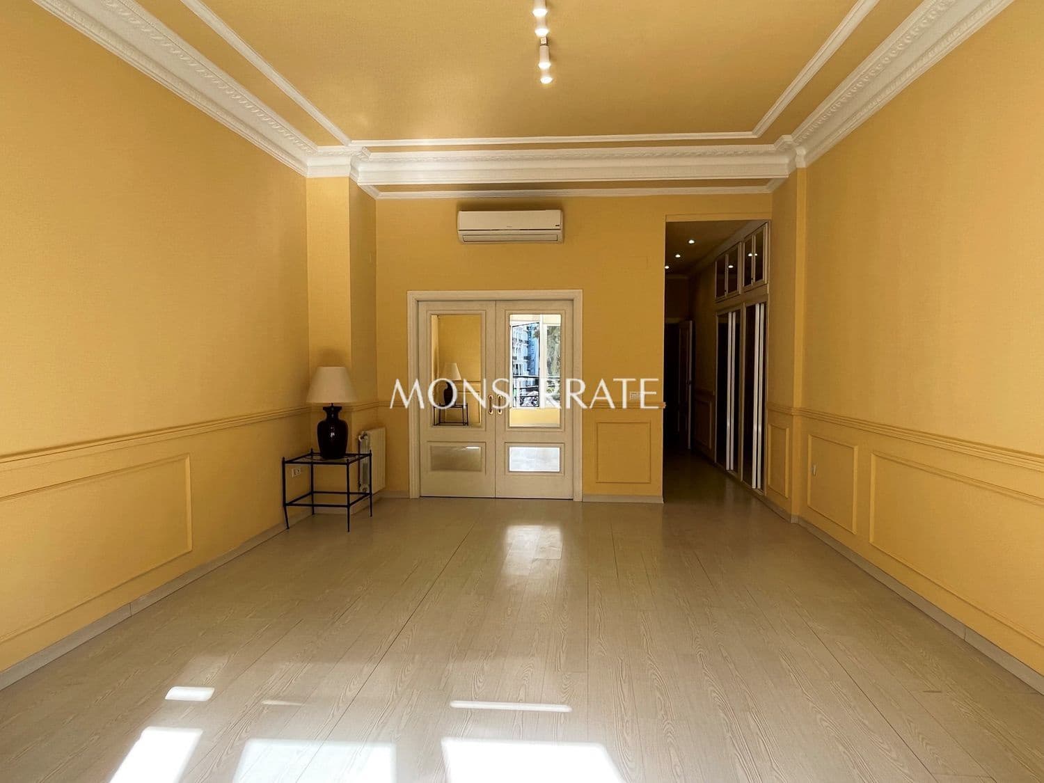 2 bedroom Apartment for rent in Valencia city with garage - € 2,000 (Ref: 9741527)