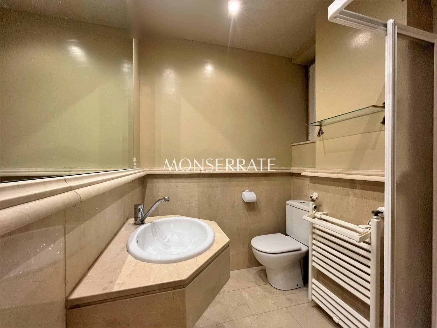 2 bedroom Apartment for rent in Valencia city with garage - € 2,000 (Ref: 9741527)